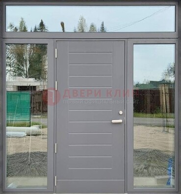 Серая стальная дверь с панелью МДФ и стеклянными фрамугами ДФГ-28 в Тамбове