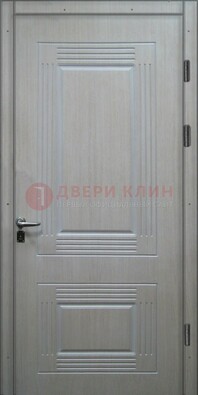 Белая металлическая дверь с МДФ ДМ-128 в Тамбове