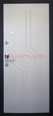 Белая металлическая дверь с МДФ ДМ-172 в квартиру в Тамбове
