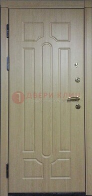 Светлая железная дверь с МДФ ДМ-21 в дом в Тамбове