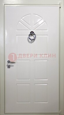 Белая входная дверь с МДФ ДМ-30 в квартиру в Тамбове