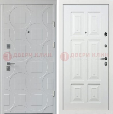Белая стальная дверь в квартиру с панелями МДФ ДМ-494 в Тамбове