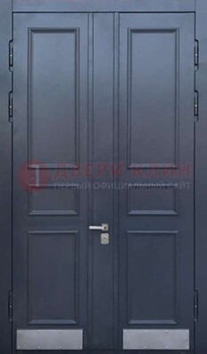 Черная двухстворчатая дверь для улицы с МДФ ДМ-535 в Тамбове