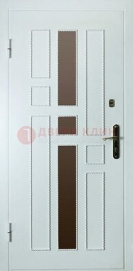 Белая стальная дверь с МДФ и декоративными вставками ДМ-62 в Тамбове