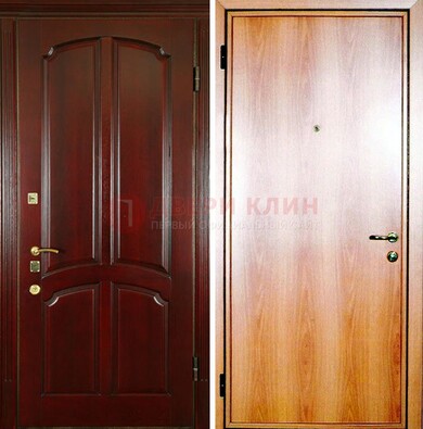 Темная железная дверь с массивом дуба ДМД-13 в Дмитрове