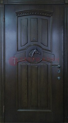 Темная металлическая дверь с массивом дуба с рисунком ДМД-25 в Тамбове
