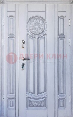 Белая двухстворчатая дверь с массивом дуба ДМД-72 в Тамбове