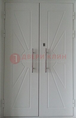 Внутренняя парадная дверь с фигурными элементами ДПР-14 в Тамбове