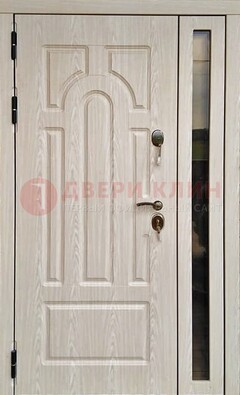 Белая металлическая дверь со стеклом ДС-68 в Тамбове