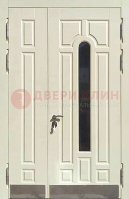 Белая двухстворчатая металлическая дверь со стеклом ДС-71 в Тамбове