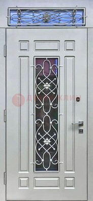 Белая железная дверь со стеклом и ковкой с верхней фрамугой ДСК-112 в Тамбове