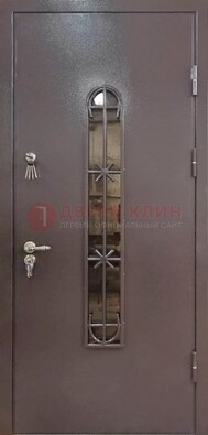 Металлическая дверь Порошок с небольшим стеклом и ковкой ДСК-282 в Тамбове