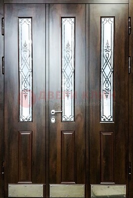 Входная дверь со стеклом и ковкой ДСК-72 в кирпичный дом в Тамбове