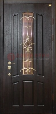 Металлическая дверь со стеклом и ковкой ДСК-79 для загородного дома в Тамбове