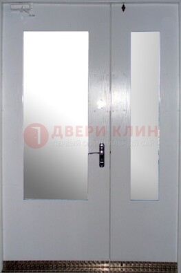 Белая  тамбурная дверь со стеклянными вставками ДТМ-18 в Тамбове