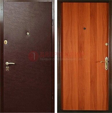 Коричневая металлическая дверь с винилискожей ДВ-20 в Тамбове