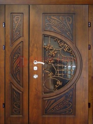Металлическая дверь с виноритом и резной панелью внутри ДВТ-70 в Курске