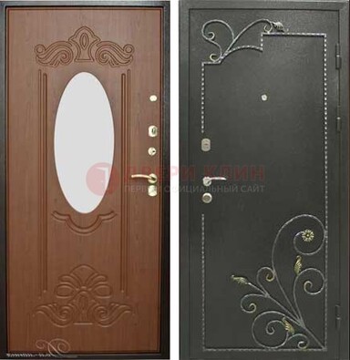 Черная входная дверь с зеркалом и ковкой ДЗ-16 в Тамбове