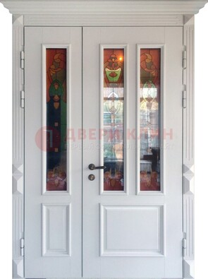 Белая полуторная металлическая дверь с витражом ВЖ-12 в Тамбове