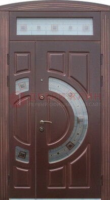 Коричневая двухстворчатая железная дверь с МДФ и витражом ВЖ-29 в Тамбове